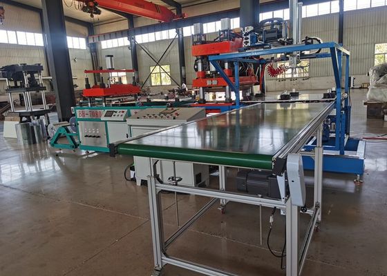 Bolha da tampa do poliestireno que forma estações positivas da pressão de ar quatro da máquina